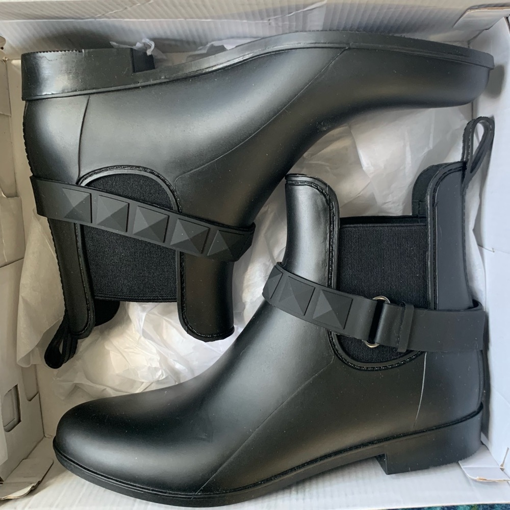 New in Box Natural Soul Pyramid Booties